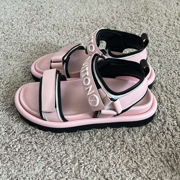 Louis Vuitton Pool Pillow Flat Sandals - Picture 2 of 3